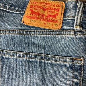 Levi's 550 Relaxed Men's Jeans - Light Wash Blue